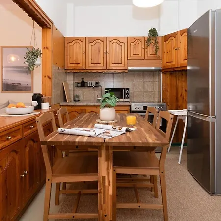 Апартамент Charm - Stylish 3br *