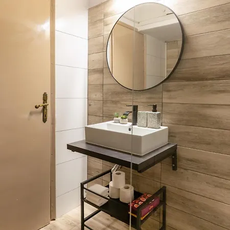 Charm - Stylish 3br Солун