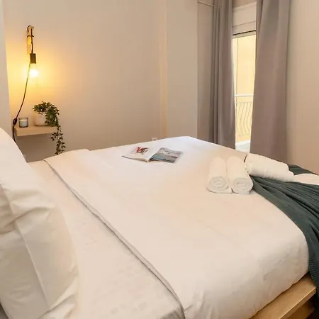 Апартамент Charm - Stylish 3br Солун