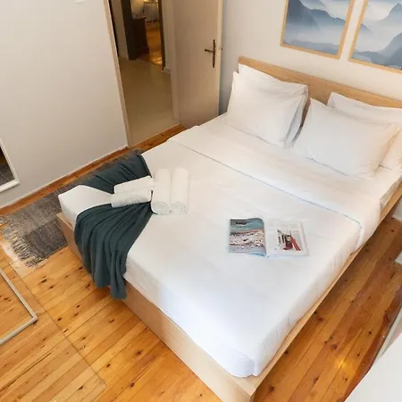 Апартамент Charm - Stylish 3br *